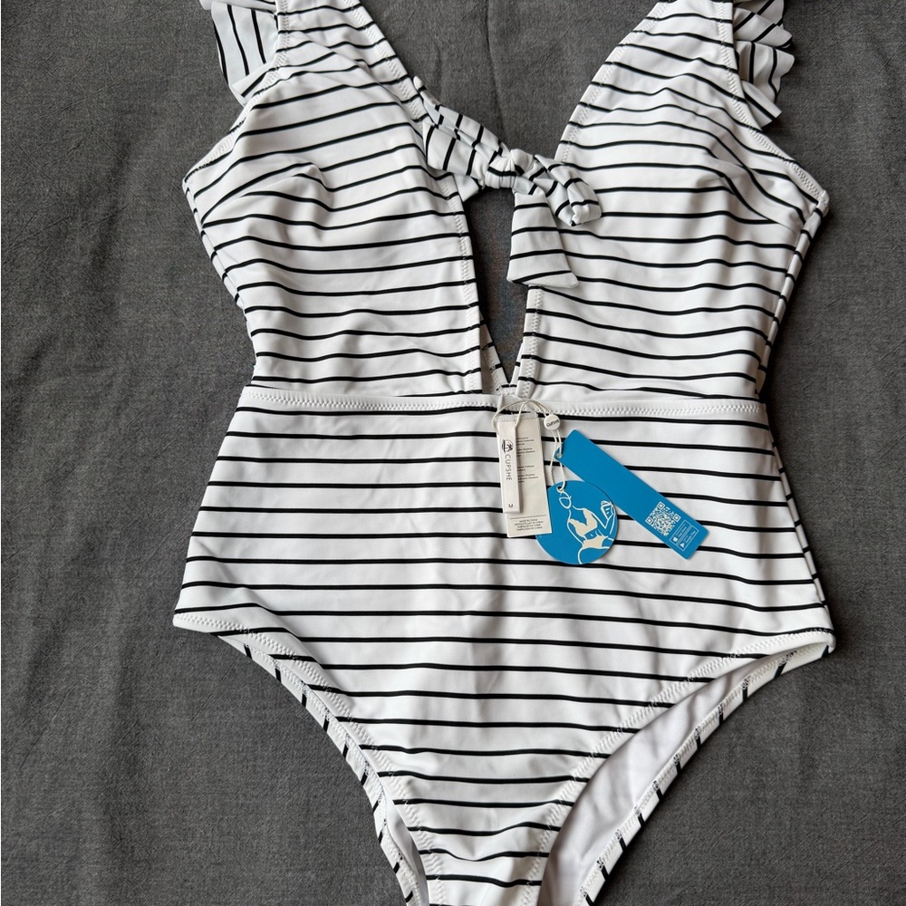 Cupshe Black and White Striped One Piece Swimsuit
